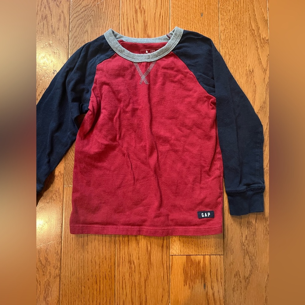 GAP Kids like new Burgundy and Navy Long Sleeve Tee